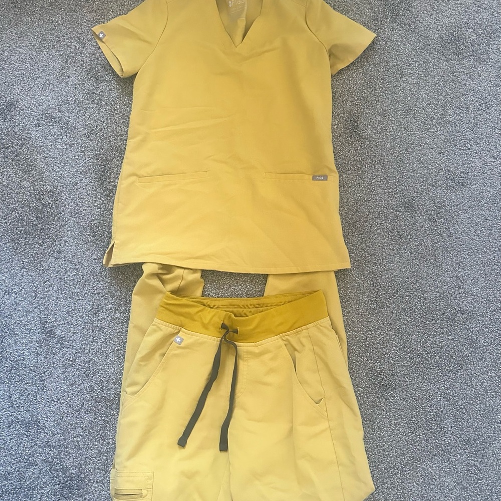 Figs Women's Scrub Set in Mustard Yellow